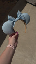 Load and play video in Gallery viewer, Blue Cotton Candy Glitter Ears
